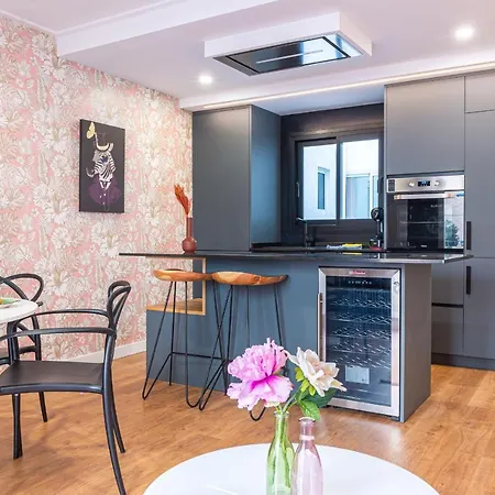 Myflats Side Apartment *